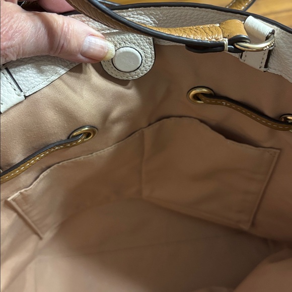 Elegant Coach Andy Cream Tote Bag - Picture 9 of 11